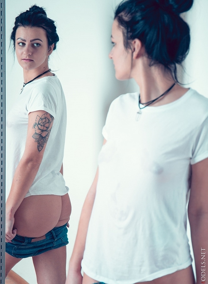 2016-09-25-aria-greek-black-hair-teen-with-wet-tshirt