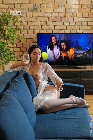 2020-12-18-rosalina-drinks-wine-and-naked-chilling