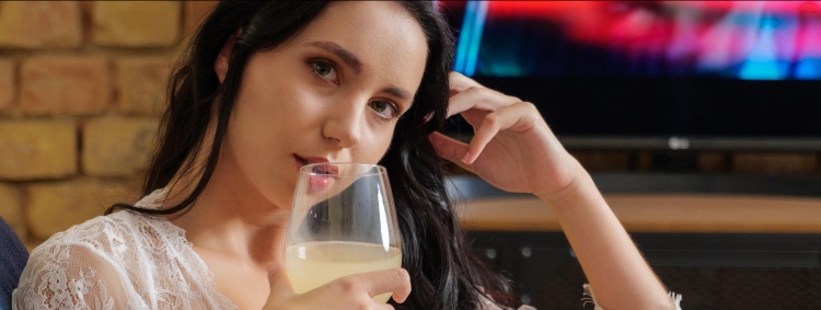 2021-04-02-rosalina-drinks-wine-and-naked-chilling-video