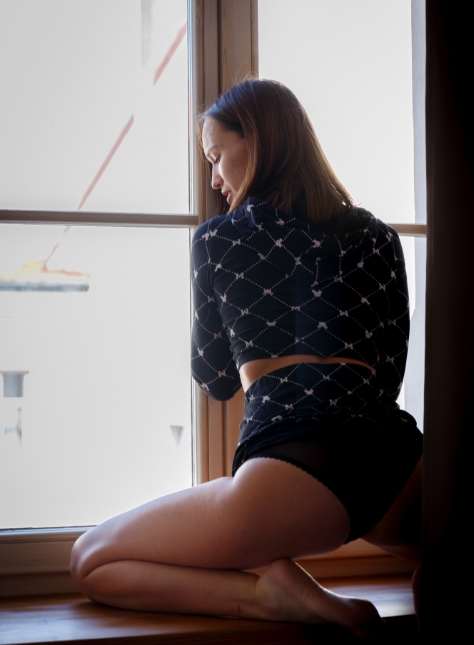 2021-06-05-milena-perfect-body-babe-topless-photoshoot