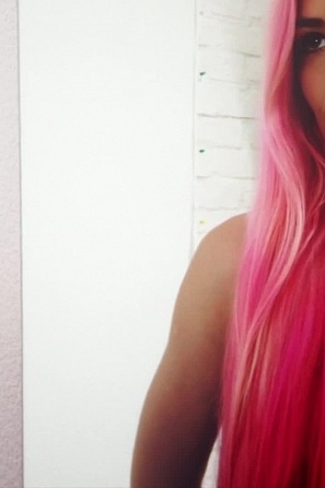 2022-12-31-mirror-mirror-on-the-wall-sexy-pink-hair-girl-adele