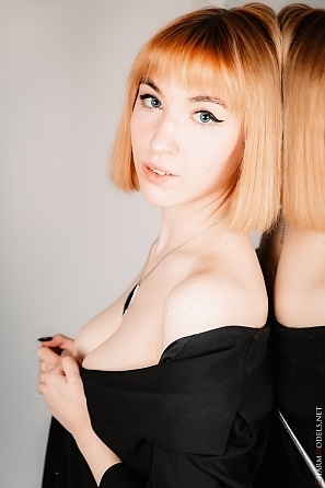 2023-07-15-sexy-redhead-babe-Lilly-Mays-with-naked-breasts-at-mirror