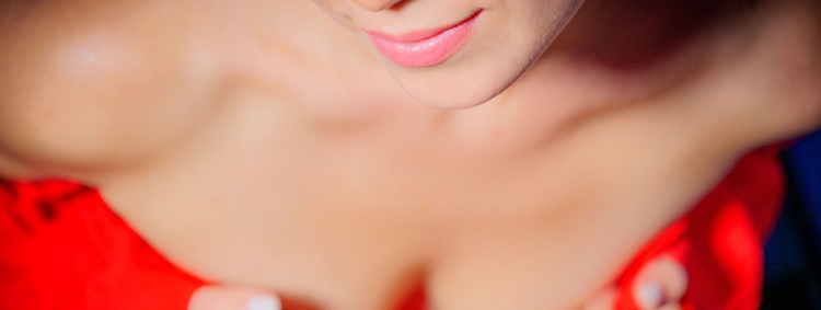 2023-12-16-Rebecca-with-red-top-shows-her-sexy-body