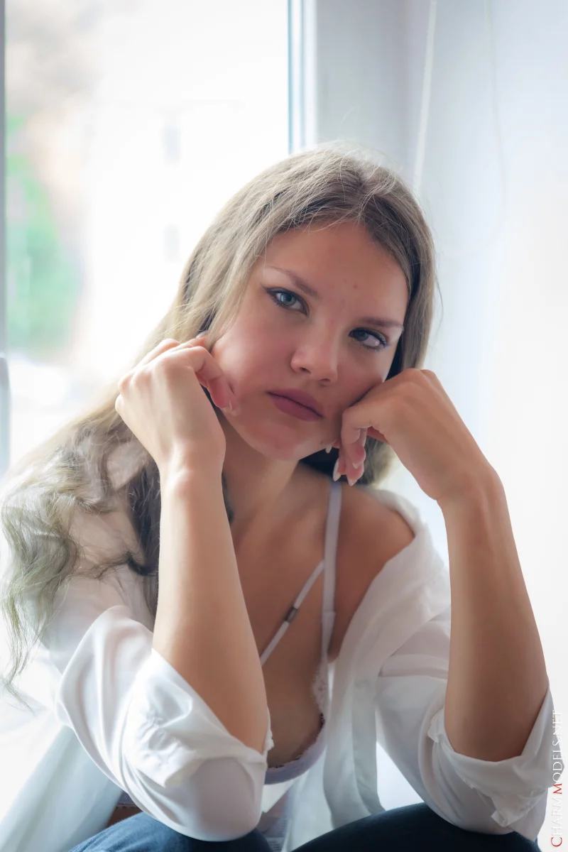 Where the Blouse Slips Open for Polina Ella Preview picture 10