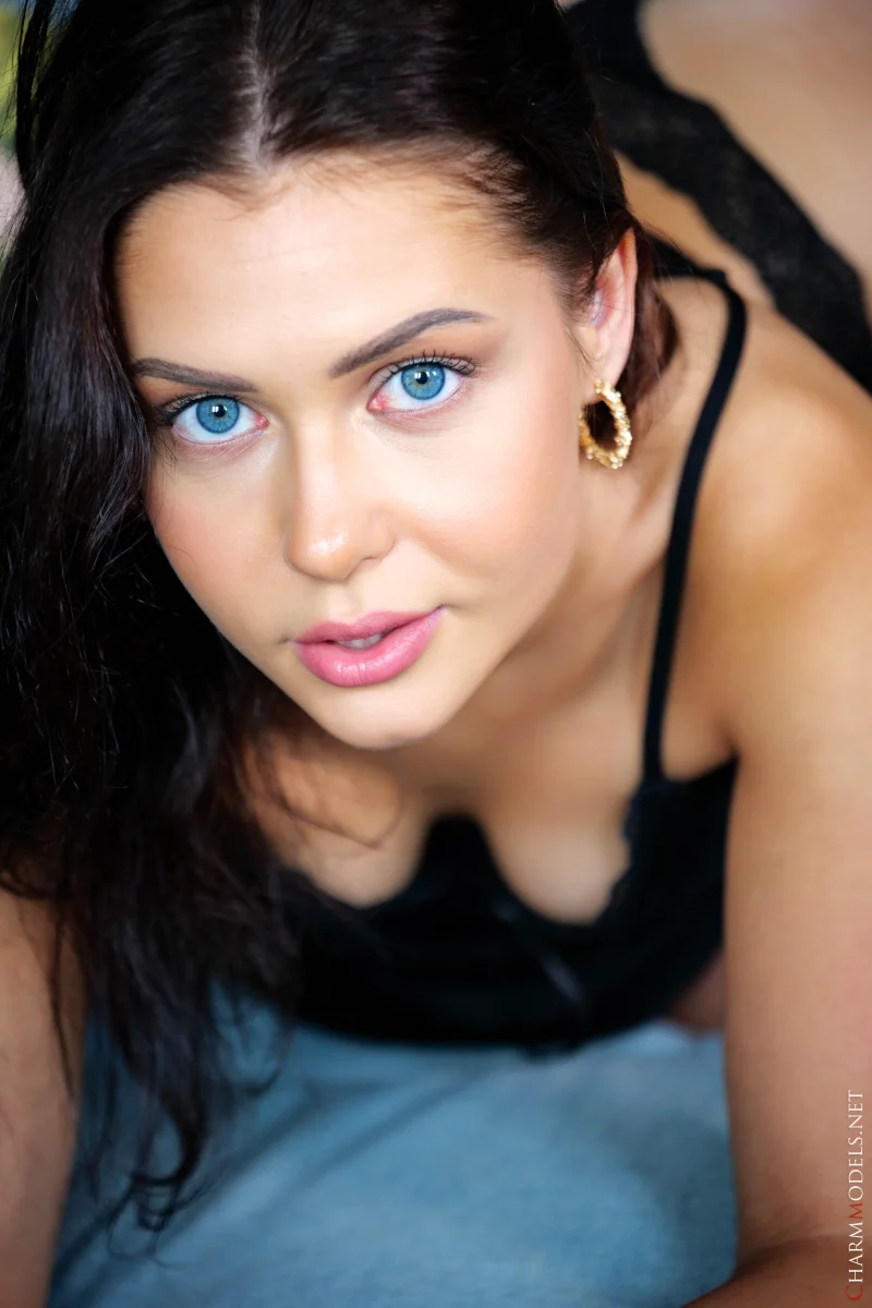 Francheska Midnight Allure in Sheer Black Preview picture 6