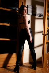 Adriana Zet Sensual Doorway Play Preview picture 6