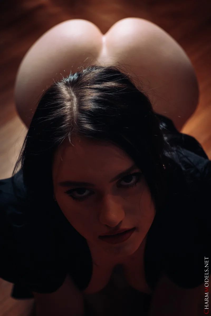From Mirror to Floor with Emma Halo Preview picture 8