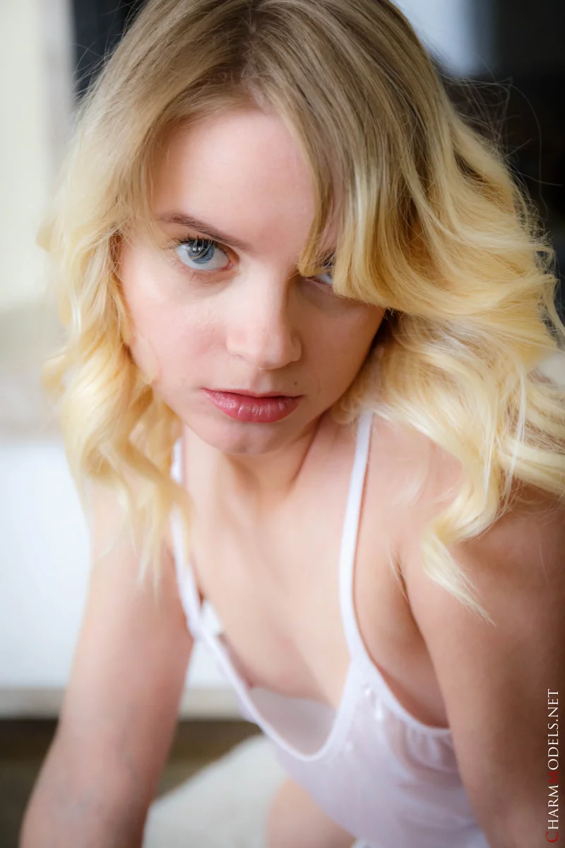 Holly Mae’s Barely Covered Seduction Preview picture 2