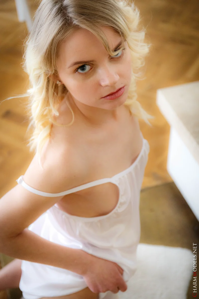 Holly Mae’s Barely Covered Seduction Preview picture 4