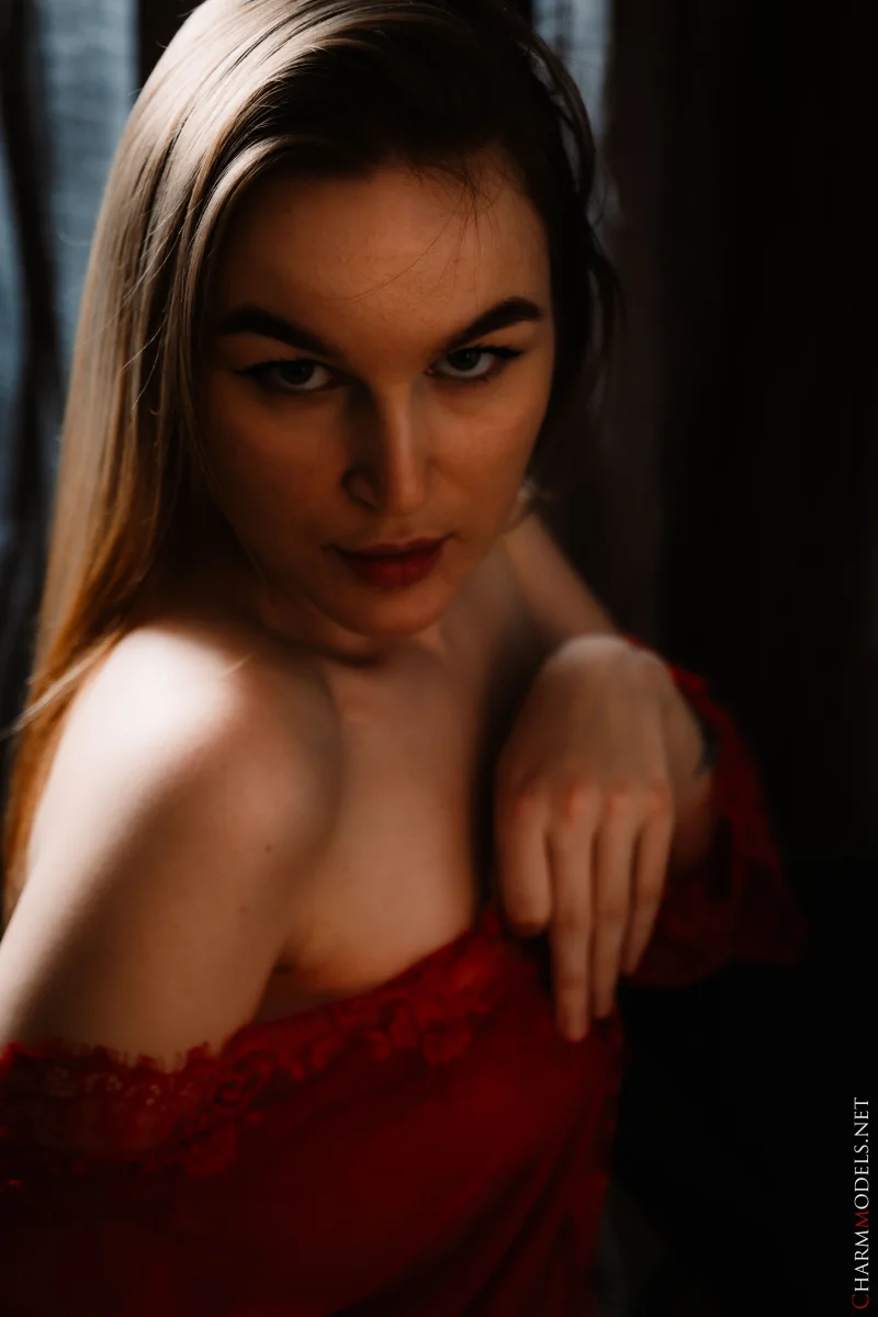 The Scarlet Tease of Sofia Thorne Preview picture 10