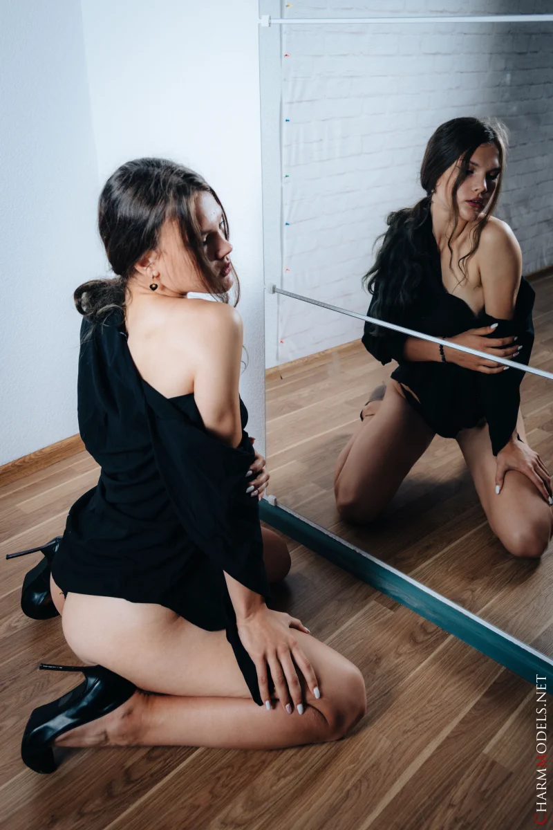 Polina Ella Does Not Play Shy Preview picture 6
