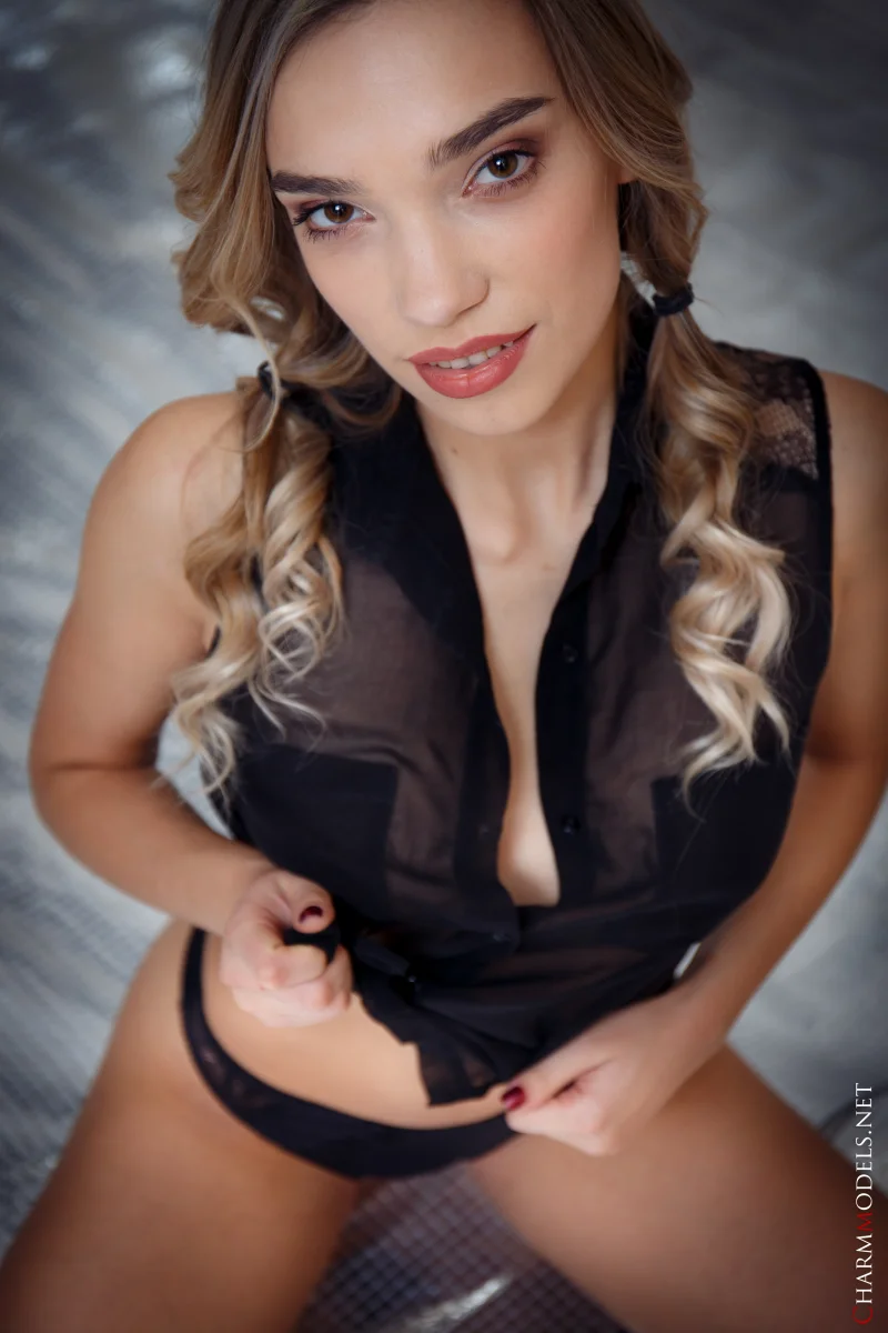 Luisa Faye on the Shimmering Floor Preview picture 5