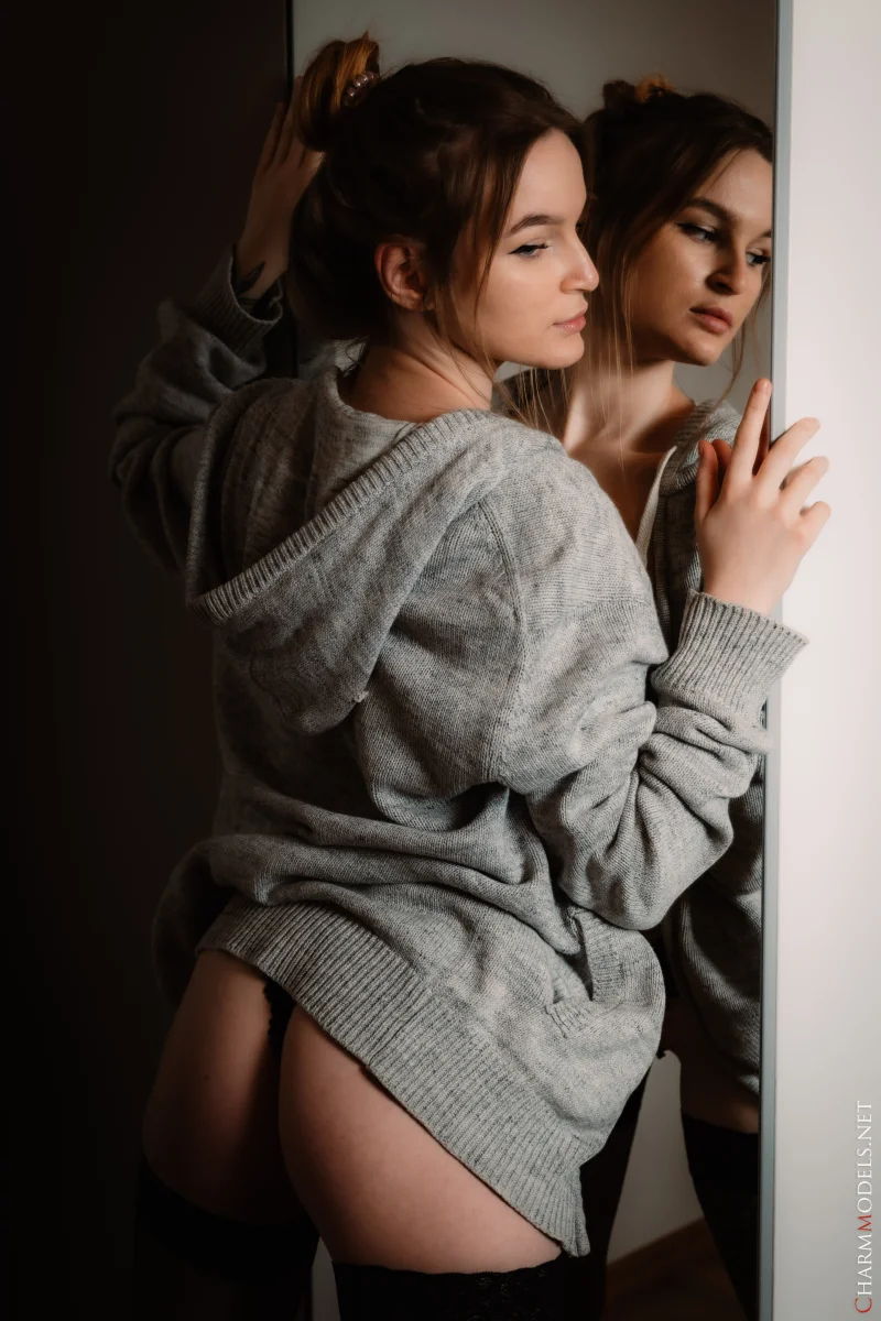 Reflections of Sofia Thorne’s Bare Elegance Preview picture 4